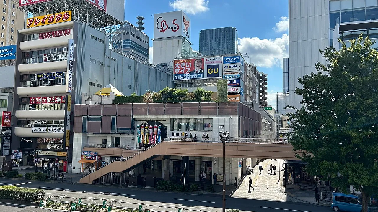 The E BeanS shopping complex in front of Sendai Station, venue for the BLUE GIANT exhibition.